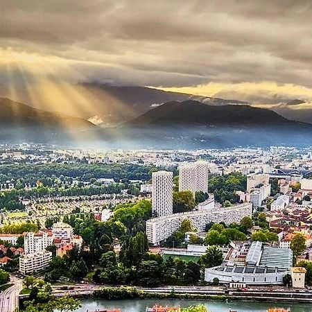 Magnifique T2 Refait A Neuf - Calme & Tout Equipe Avec Parking Grenoble Eksteriør billede
