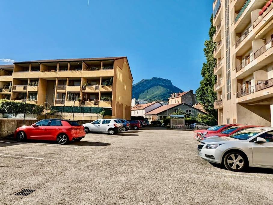 Magnifique T2 Refait A Neuf - Calme & Tout Equipe Avec Parking Grenoble Eksteriør billede